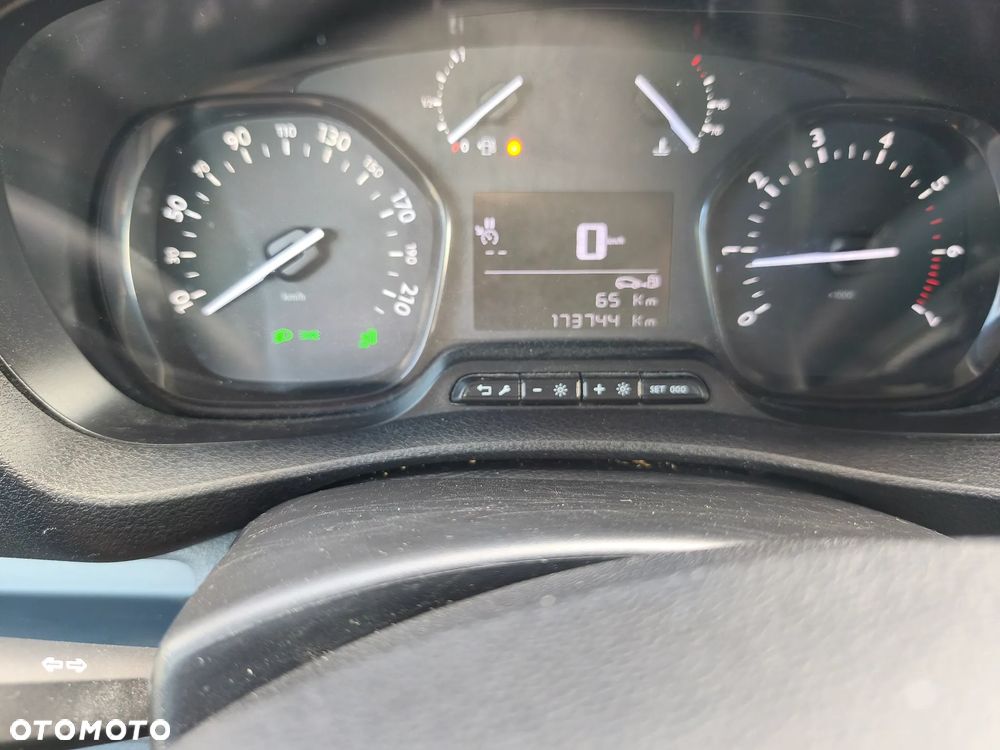Opel Vivaro - 9