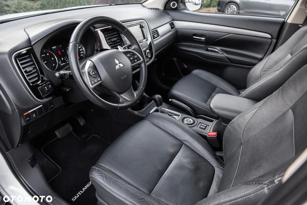 Mitsubishi Outlander 2.2 DI-D 4WD Automatik Invite - 15