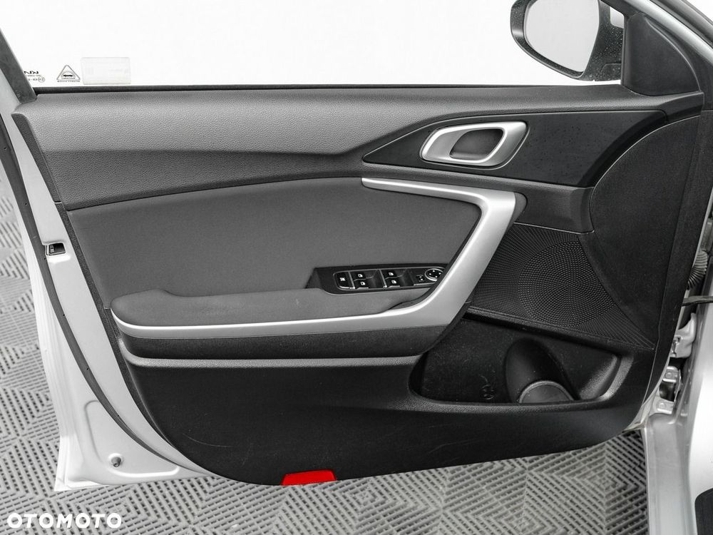 Kia Ceed 1.5 T-GDI M - 10