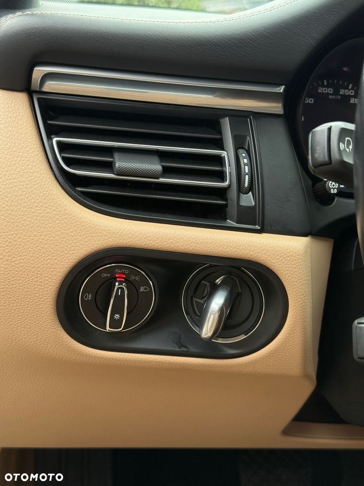 Porsche Macan Standard - 23