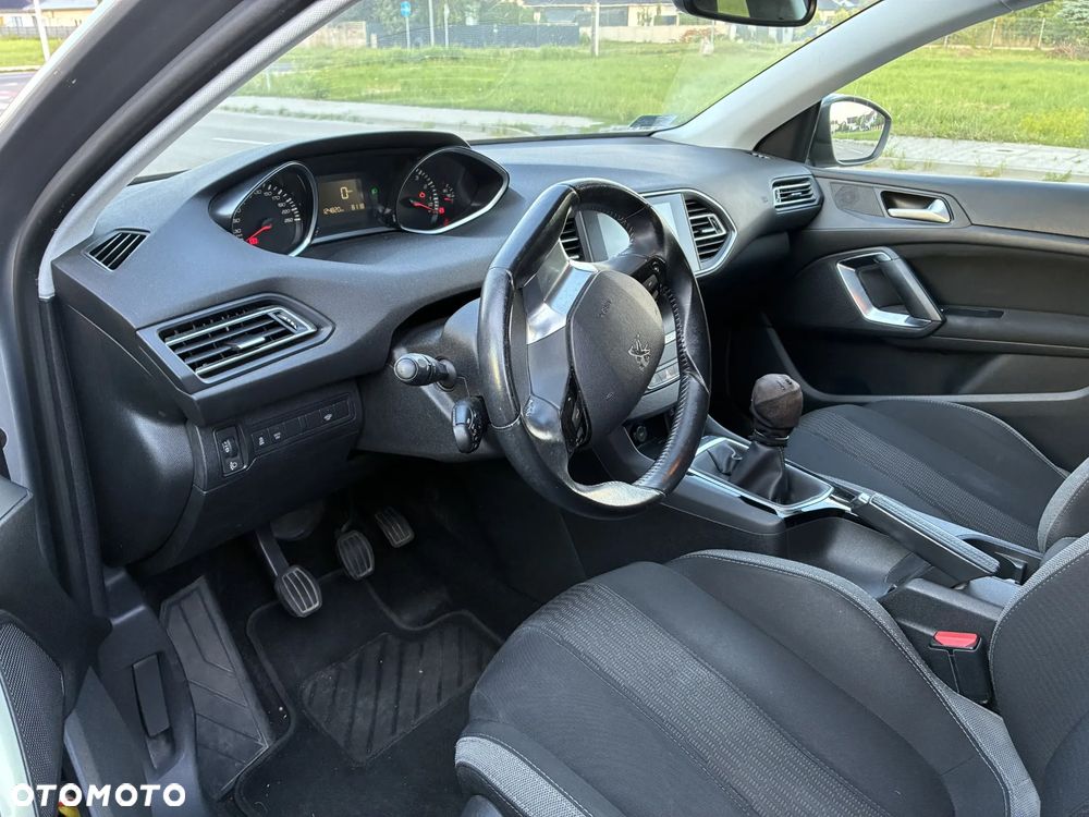 Peugeot 308 1.2 PureTech Style S&S - 4