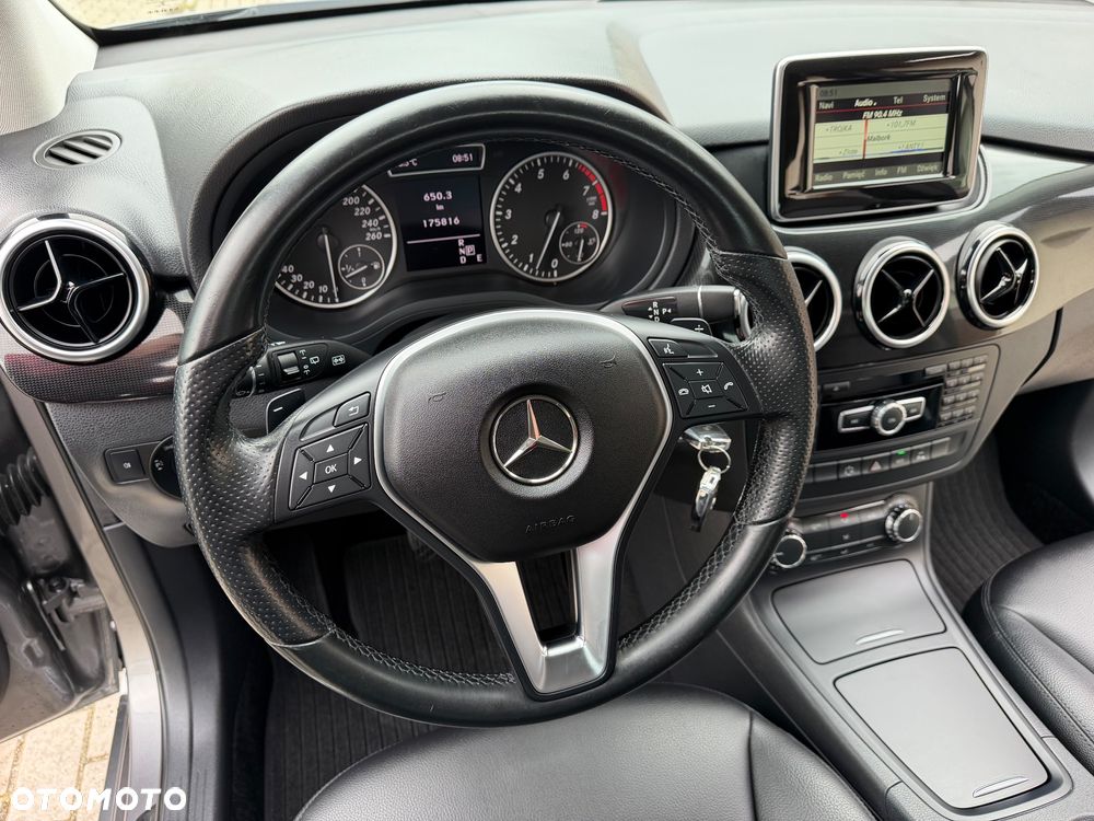 Mercedes-Benz Klasa B 180 7G-DCT Edition - 25