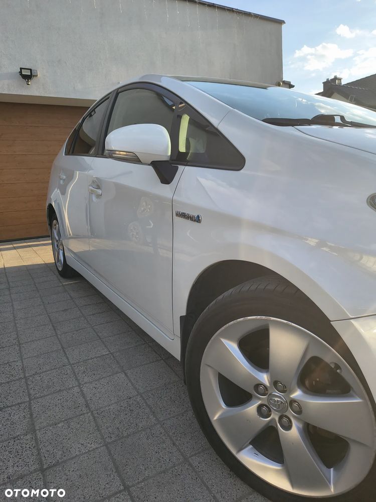 Toyota Prius 1.8 HSD Prestige - 7