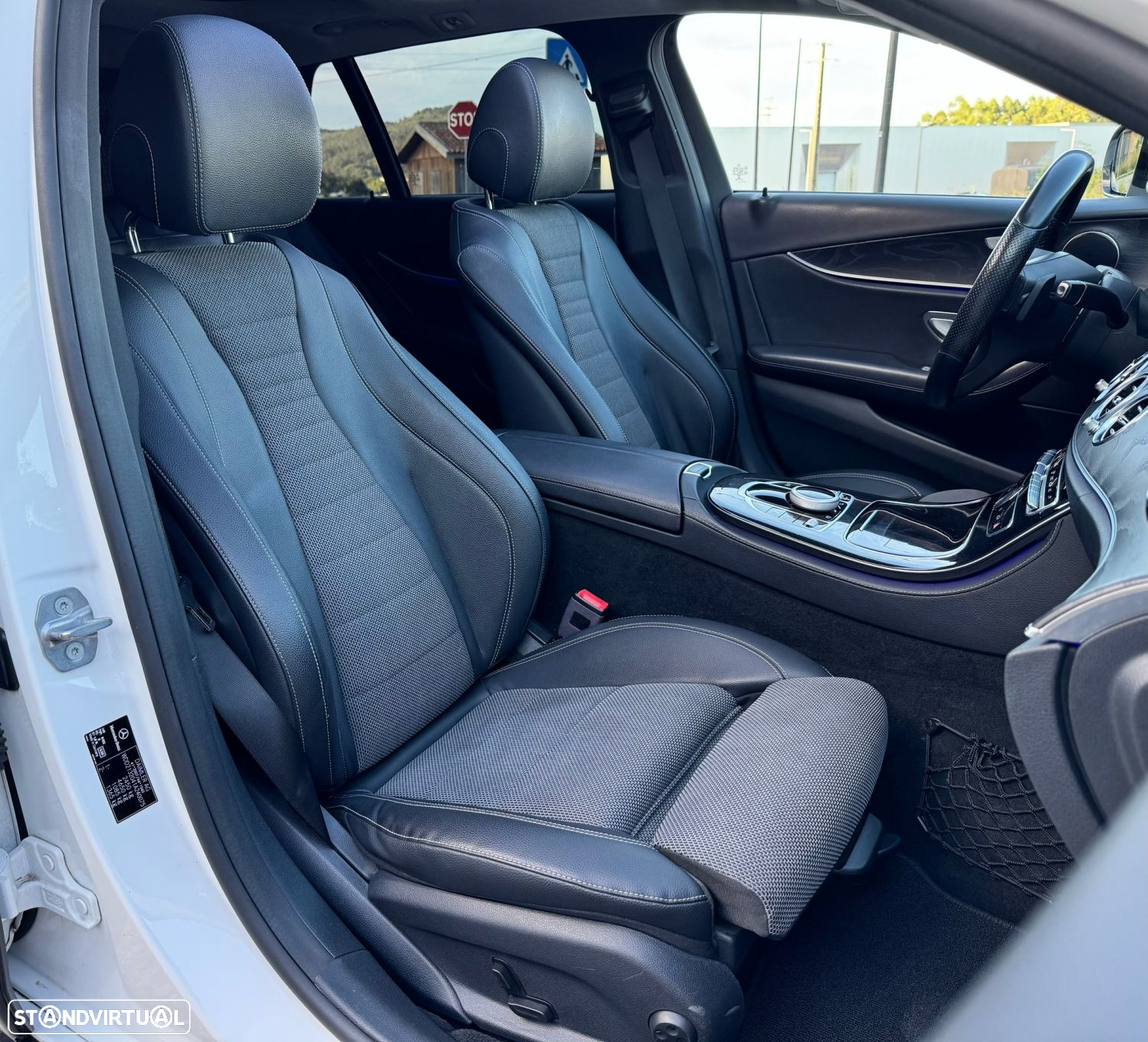 Mercedes-Benz E 220 d Avantgarde+ - 38