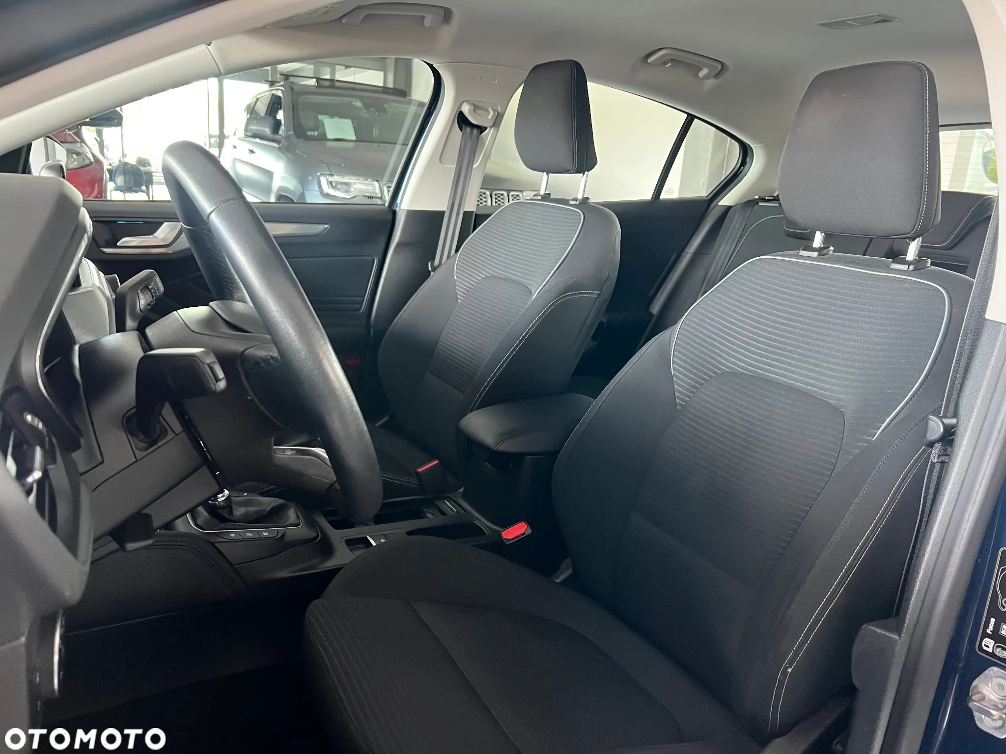 Ford Focus 1.0 EcoBoost Titanium Business - 18