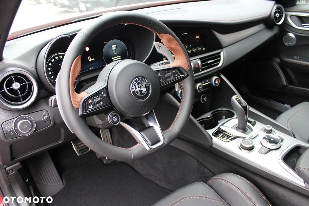 Alfa Romeo Giulia 2.0 Turbo Intensa Q4 - 13