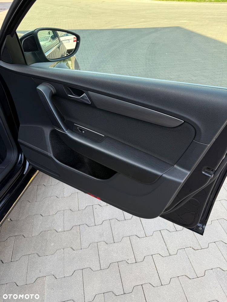 Volkswagen Passat 2.0 TDI Highline - 25