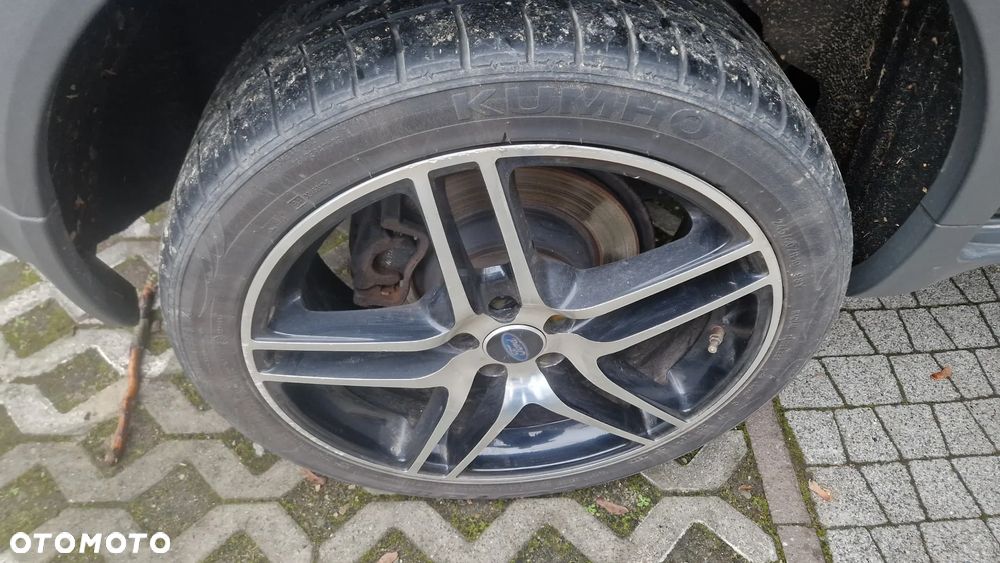 Ford Kuga 2.0 TDCi 2x4 Titanium - 32