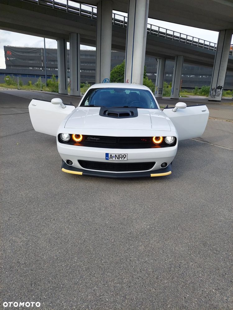 Dodge Challenger - 13
