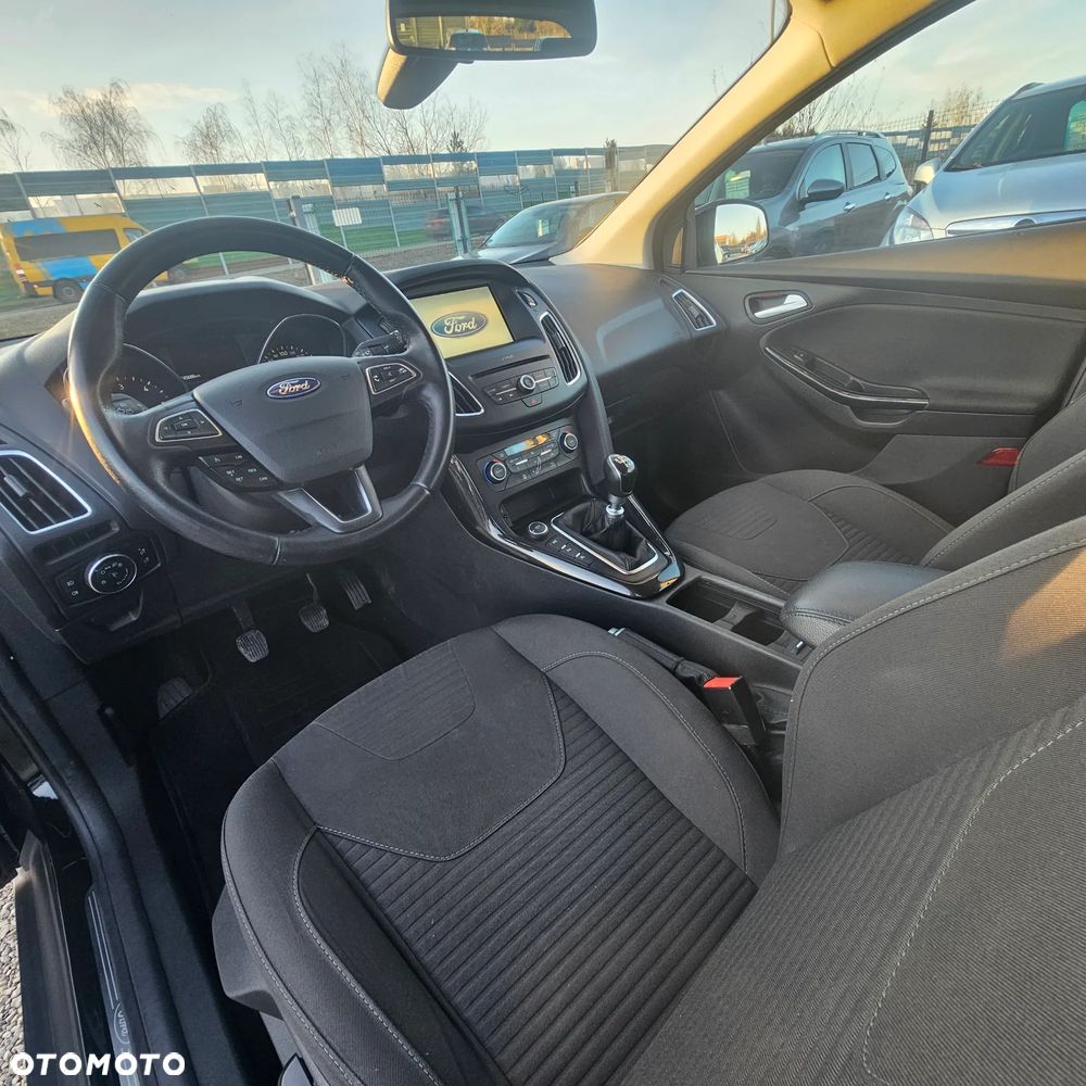 Ford Focus - 25