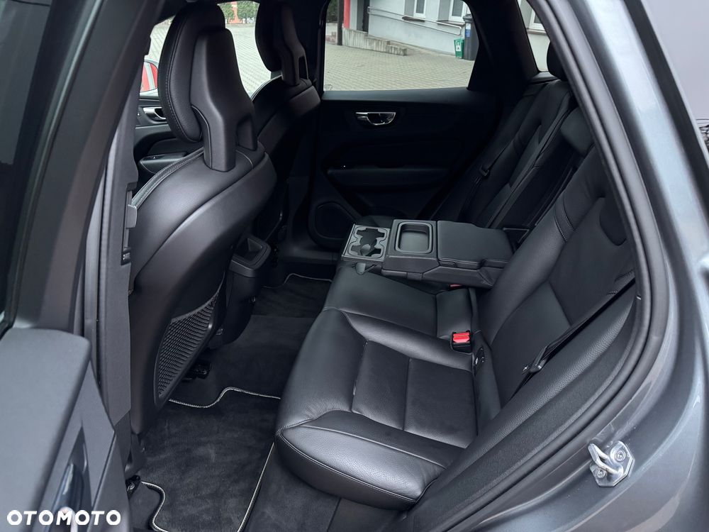 Volvo XC 60 D4 AWD Geartronic RDesign - 39