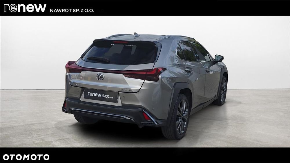 Lexus UX - 5