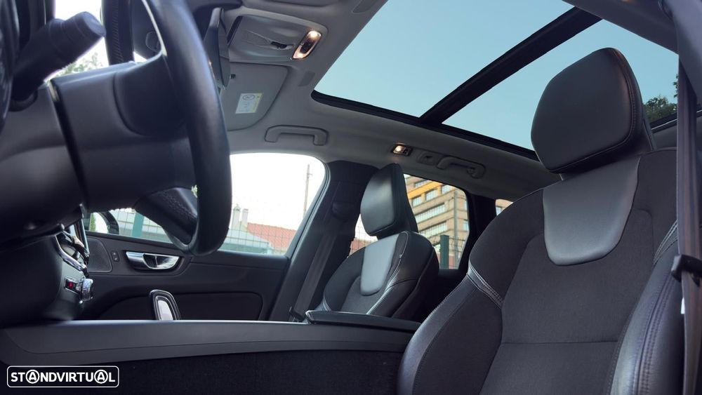 Volvo XC 60 2.0 T6 PHEV R-Design AWD - 17