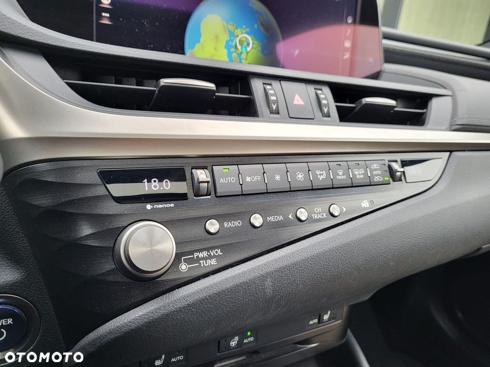 Lexus ES - 24