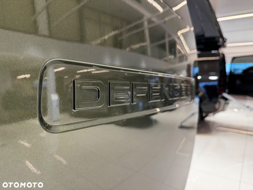 Land Rover Defender - 10