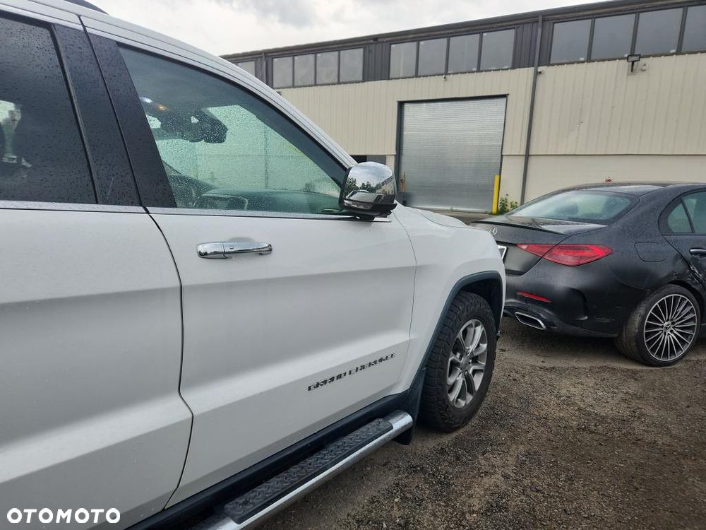 Jeep Grand Cherokee - 33