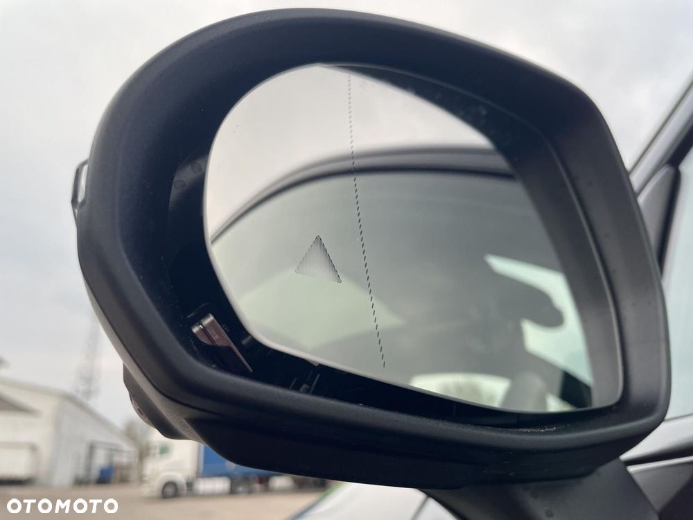 Mercedes-Benz GLC - 29