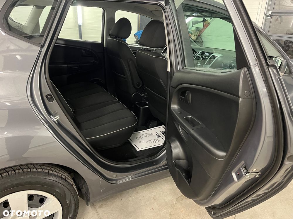 Kia Venga 1.4 CRDi 90 Attract - 17