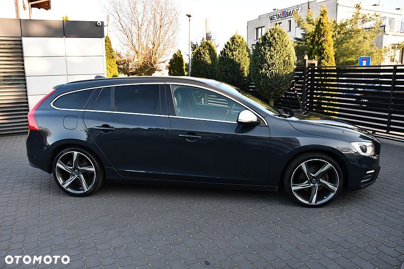 Volvo V60 D4 Geartronic RDesign - 32