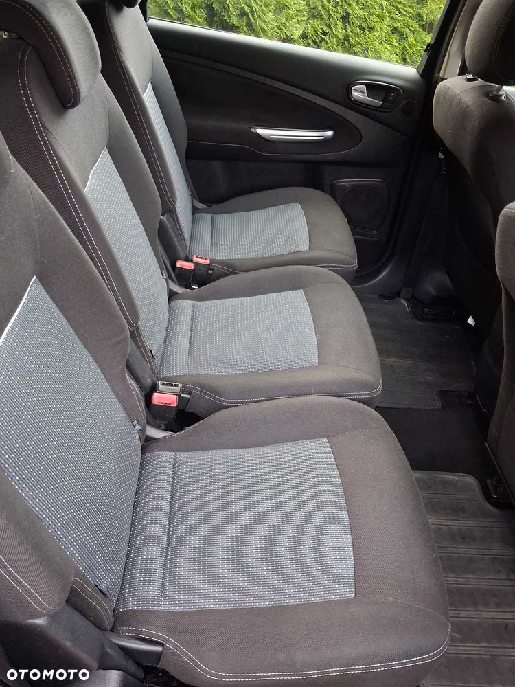Ford S-Max - 14