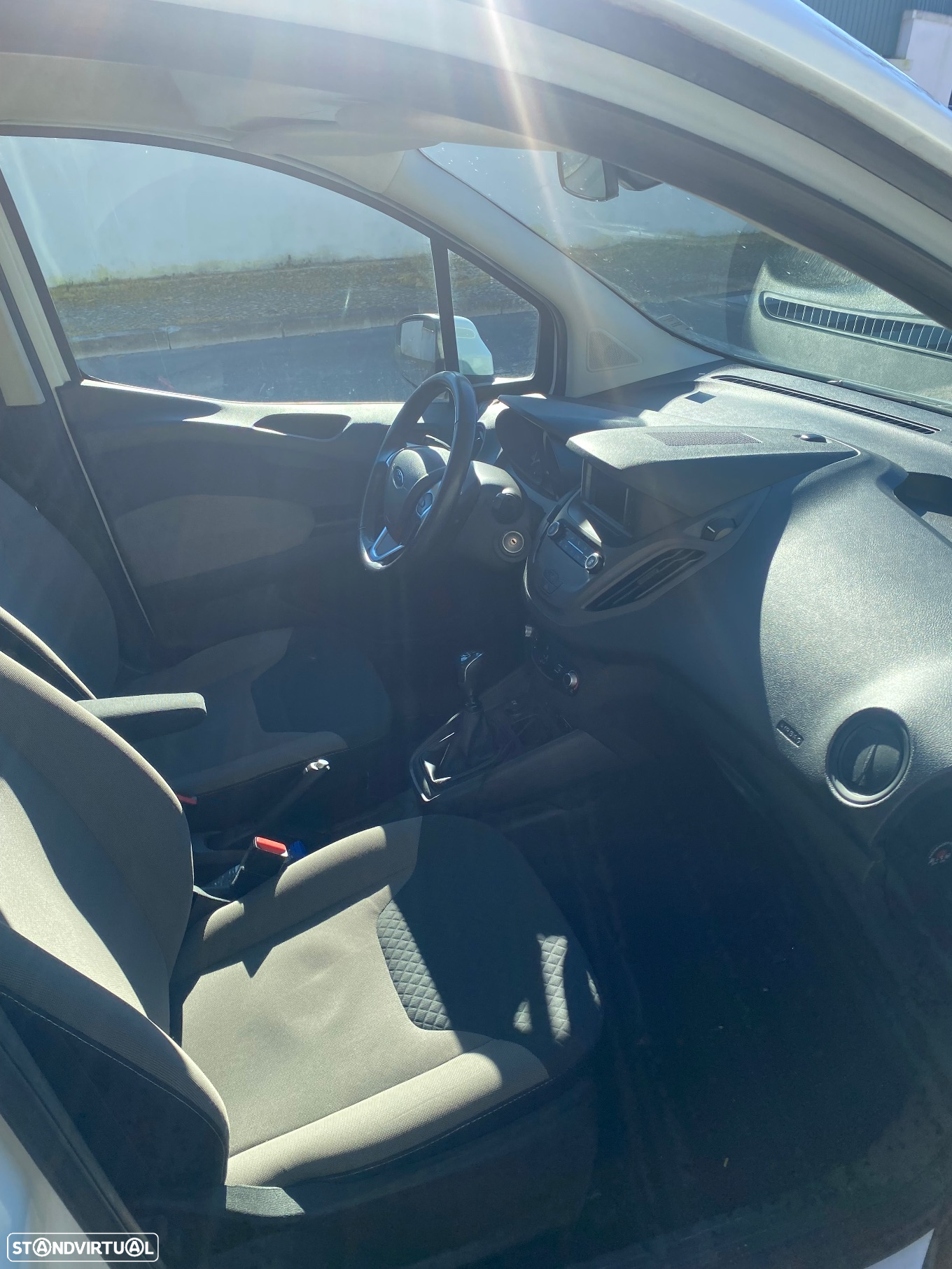 Ford Tourneo Courier 1.5 TDCi Ambiente - 15