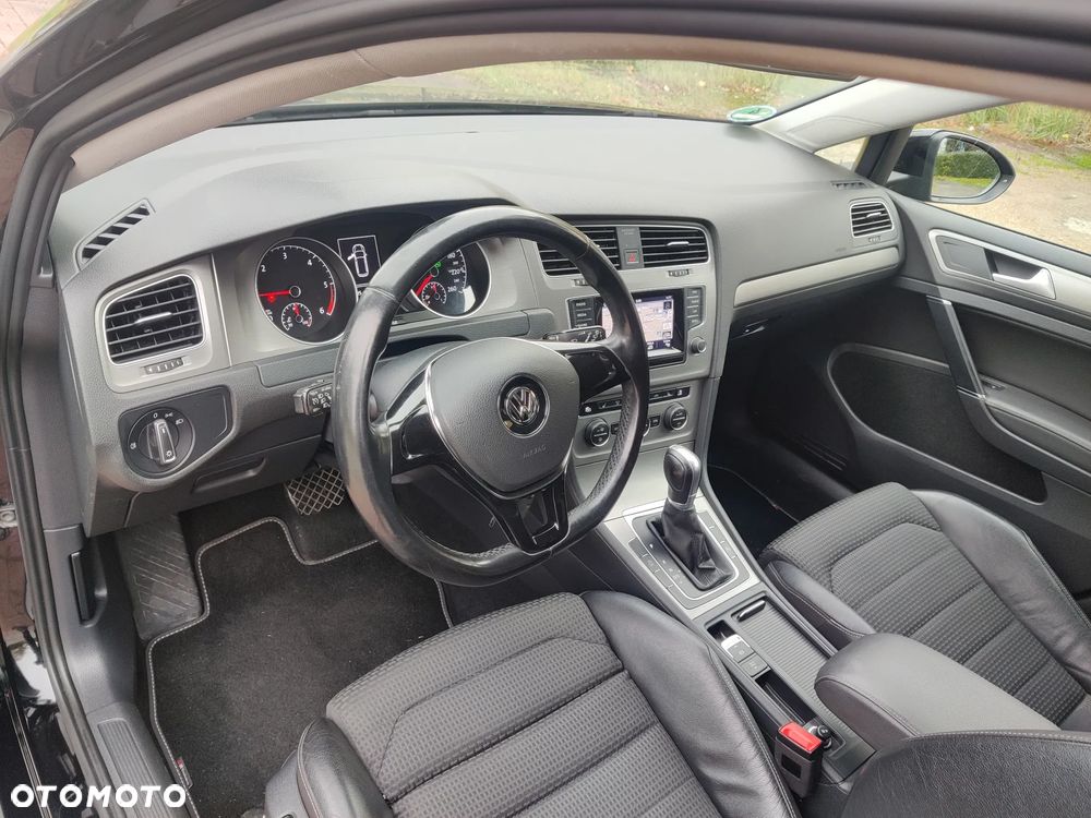 Volkswagen Golf 1.6 TDI BlueMotion Technology DSG Comfortline - 20