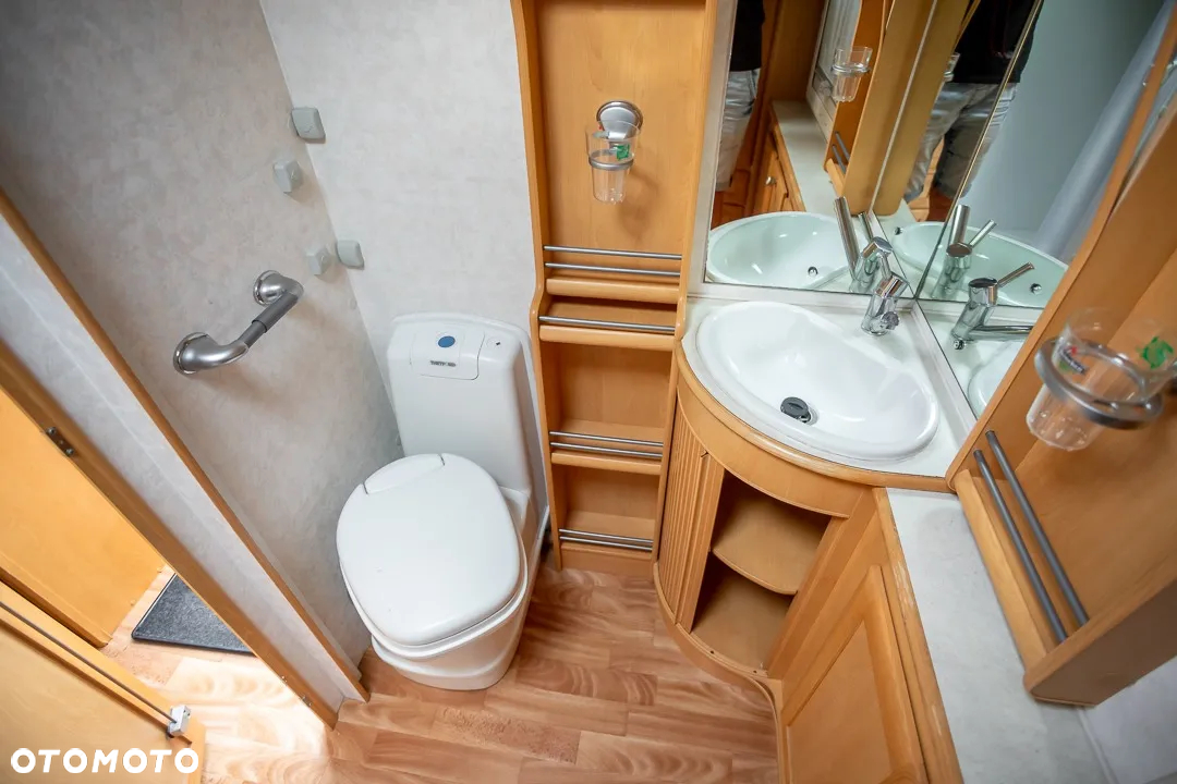 Elddis Crusader Hurricane - 5