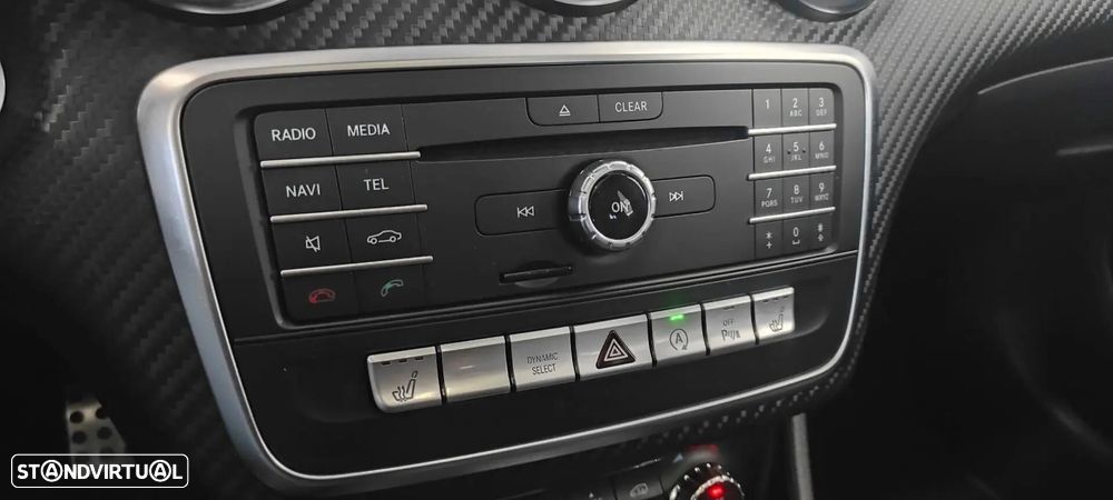 Mercedes-Benz A 180 d AMG Line - 35