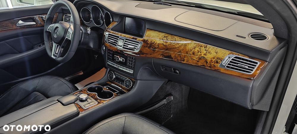 Mercedes-Benz CLS 500 4-Matic 7G-TRONIC - 11