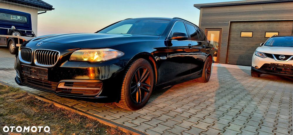 BMW Seria 5 520d Sport-Aut - 2