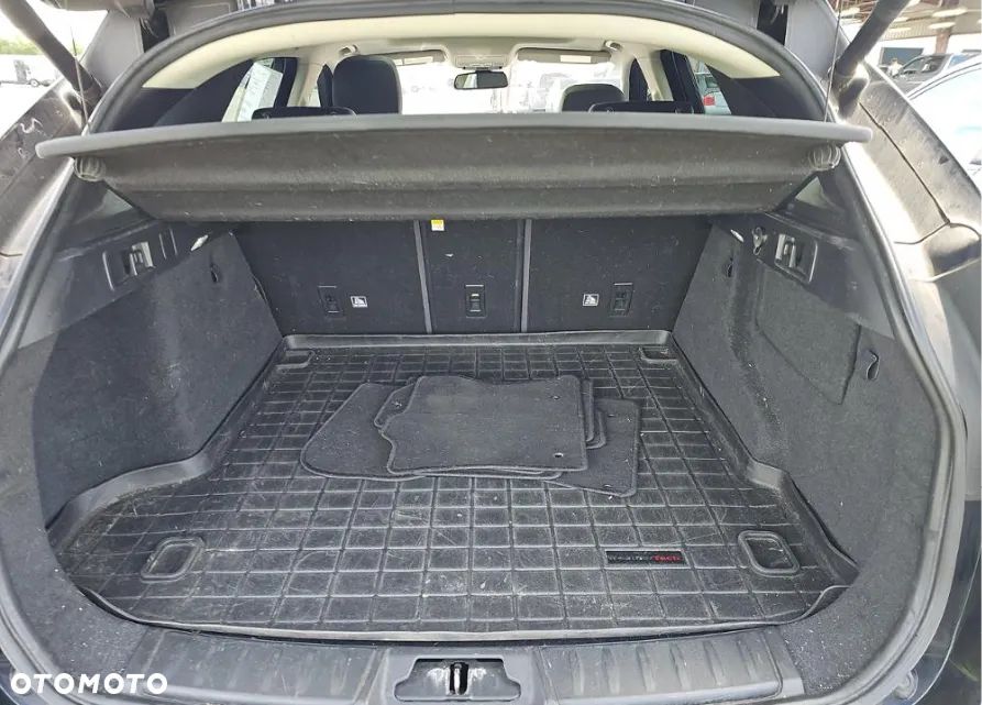 Jaguar F-Pace - 12