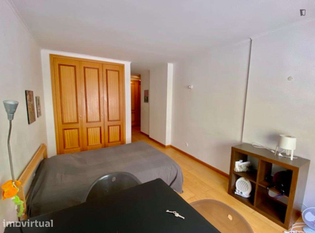 Quarto - localizado em Lumiar Lisbon - Grande imagem: 2/9
