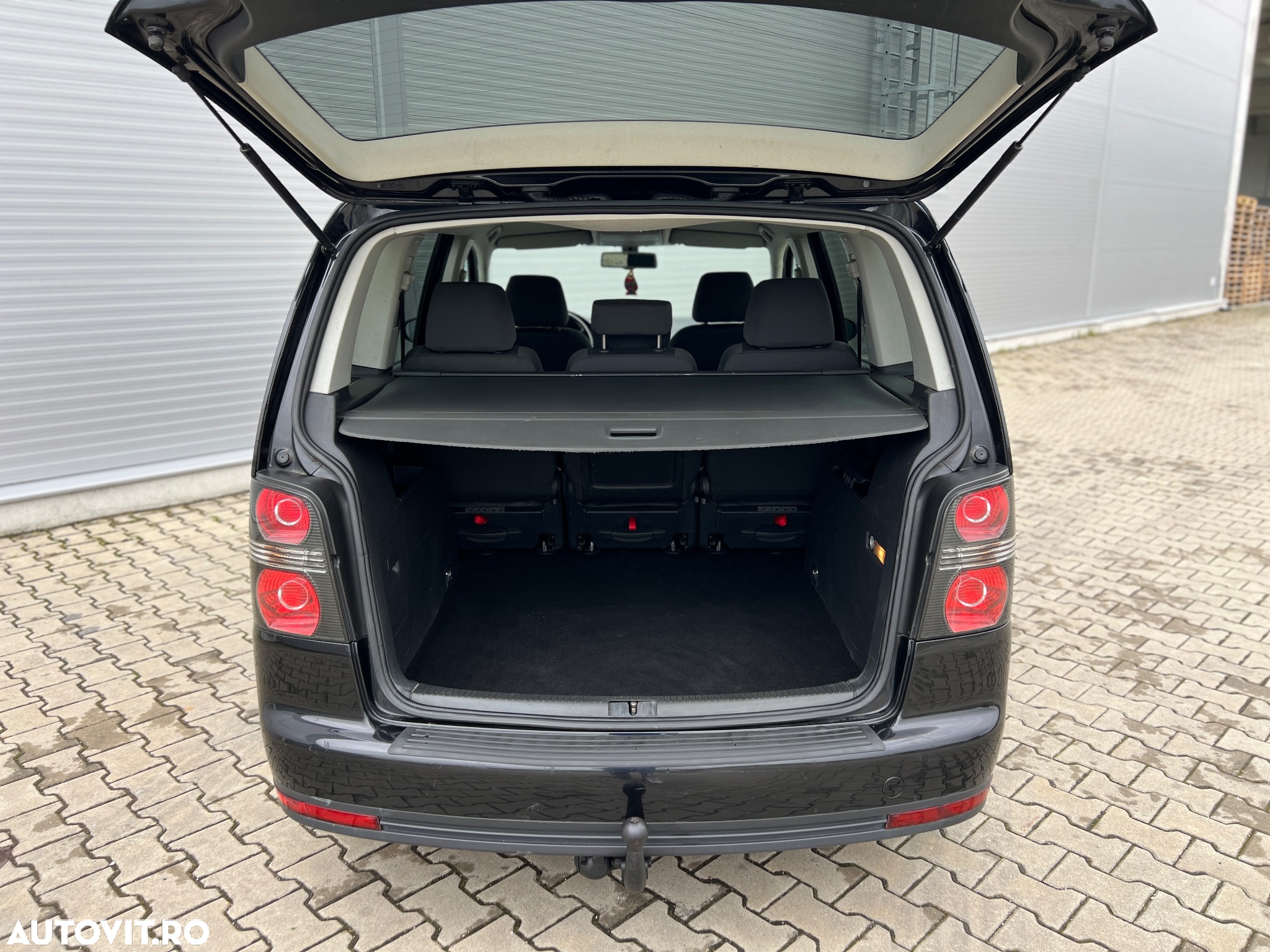 Volkswagen Touran 2.0 TDI Freestyle - 12