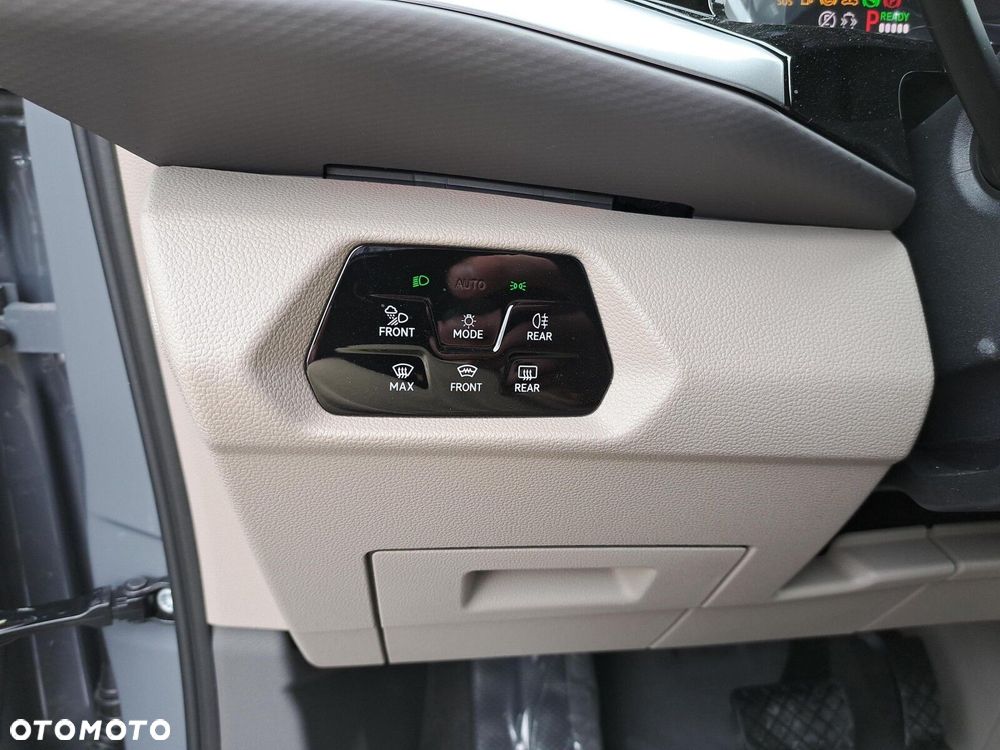 Volkswagen Multivan - 22