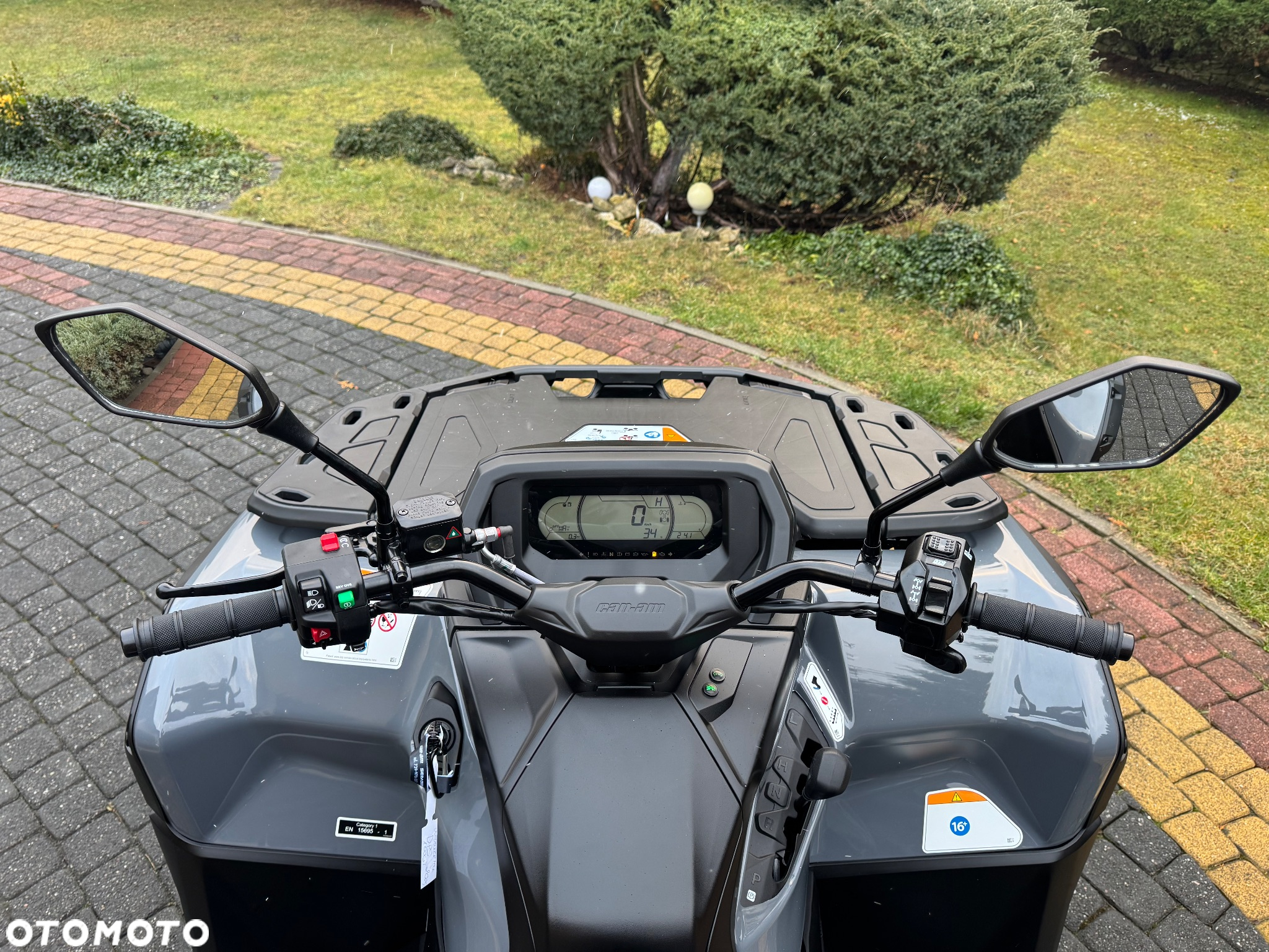 Can-Am Outlander Max - 10