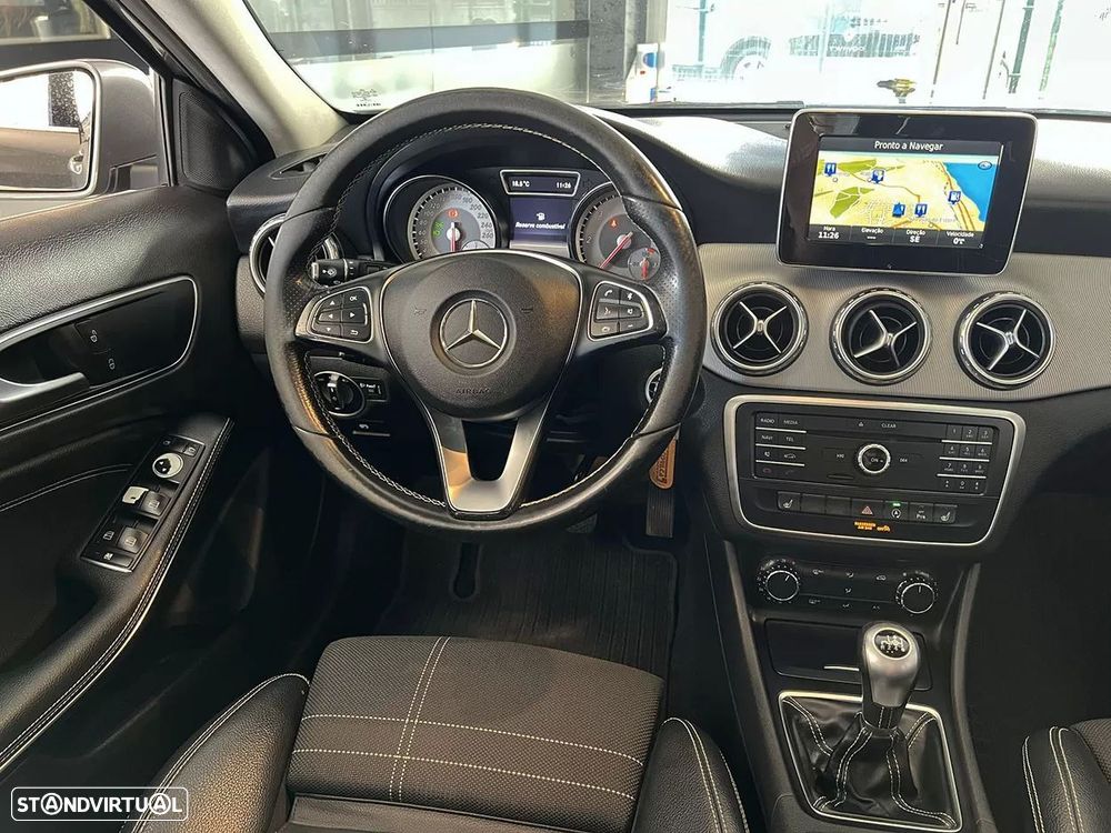 Mercedes-Benz GLA 180 d Style - 9