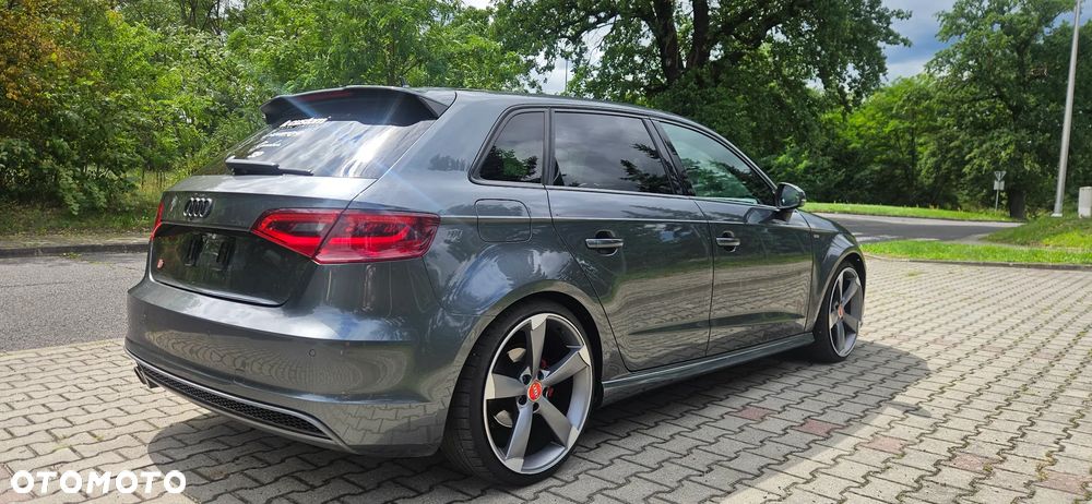 Audi A3 Sportback 2.0 TDI (clean diesel) quattro S tronic S line Sportpaket - 9