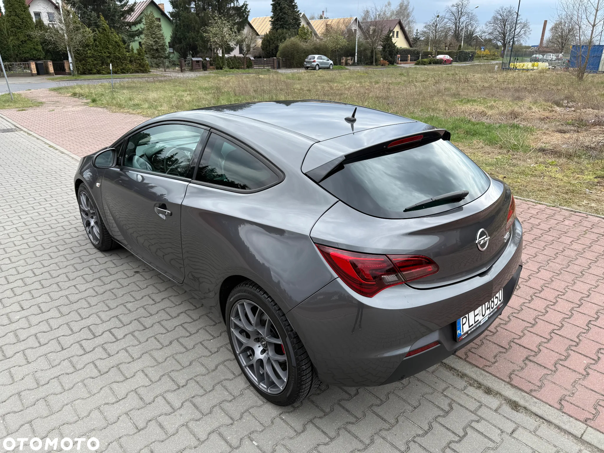 Opel Astra GTC 1.4 Turbo - 10