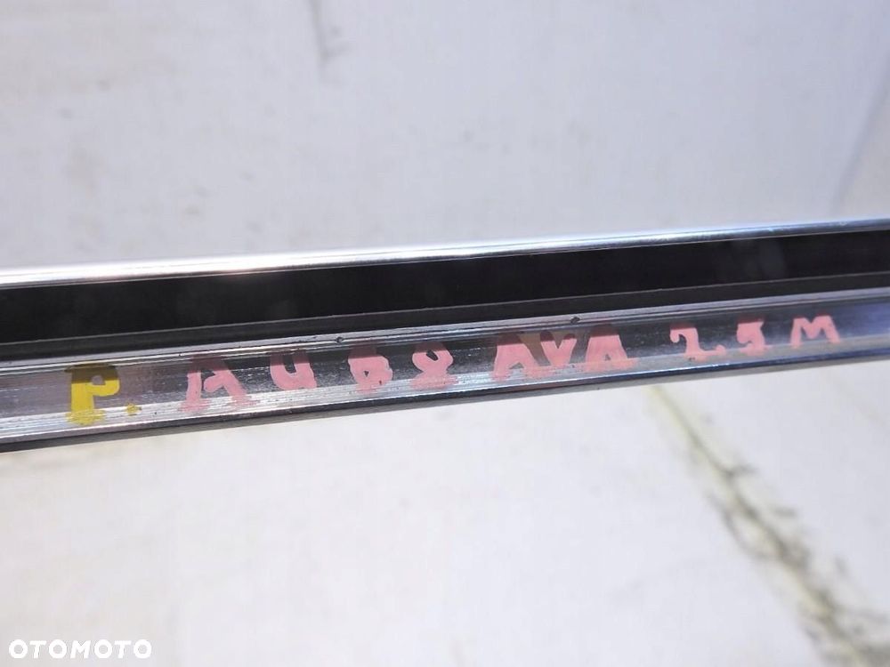 LISTWA DACHOWA PRAWA AUDI A4 B8 AVANT 8K0853704 - 2