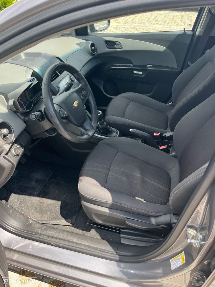 Chevrolet Aveo 1.2 LT - 13