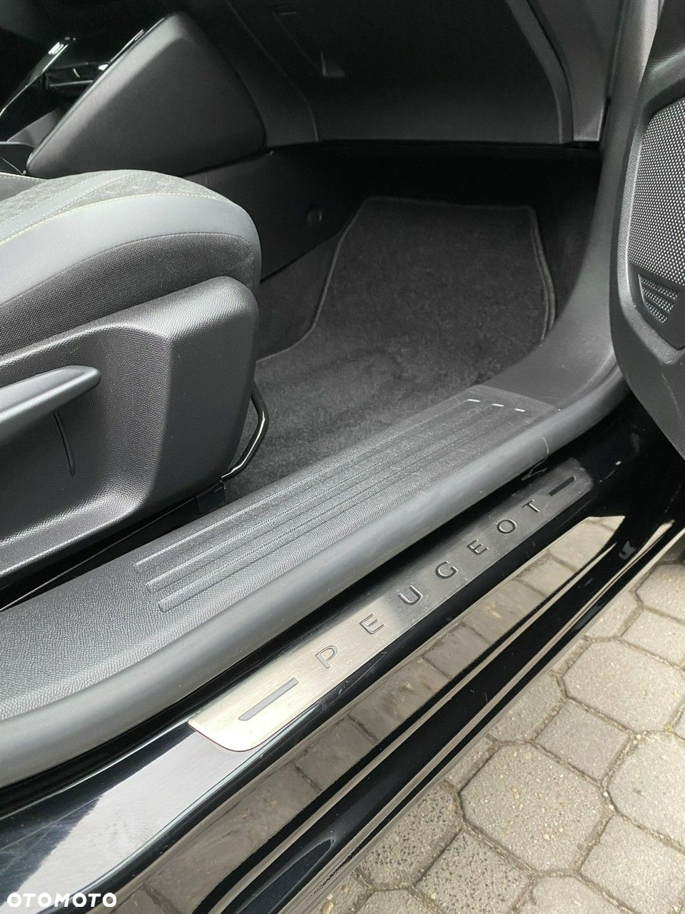Peugeot 2008 BlueHDi 110 Allure - 34
