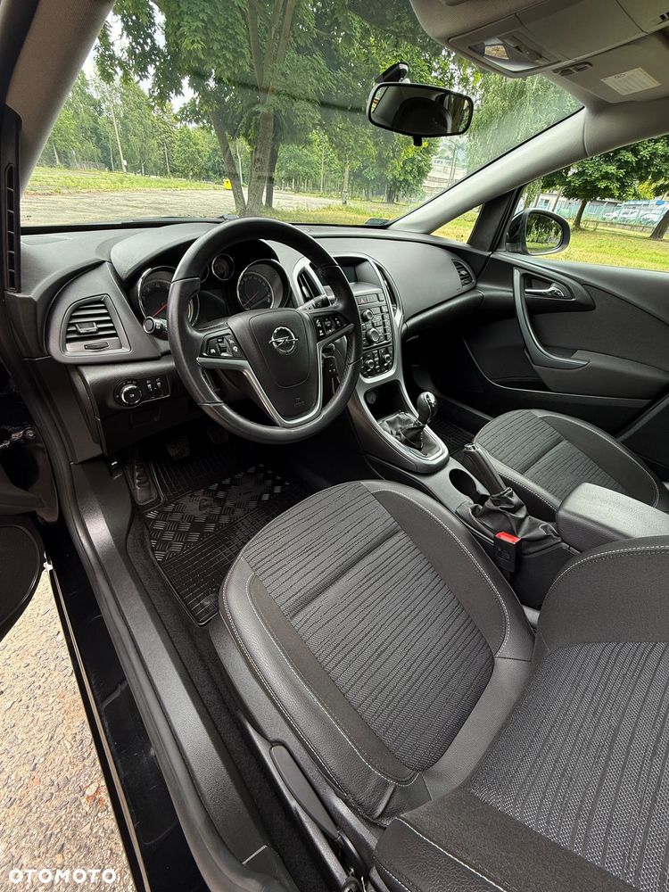 Opel Astra 1.4 T Essentia - 21