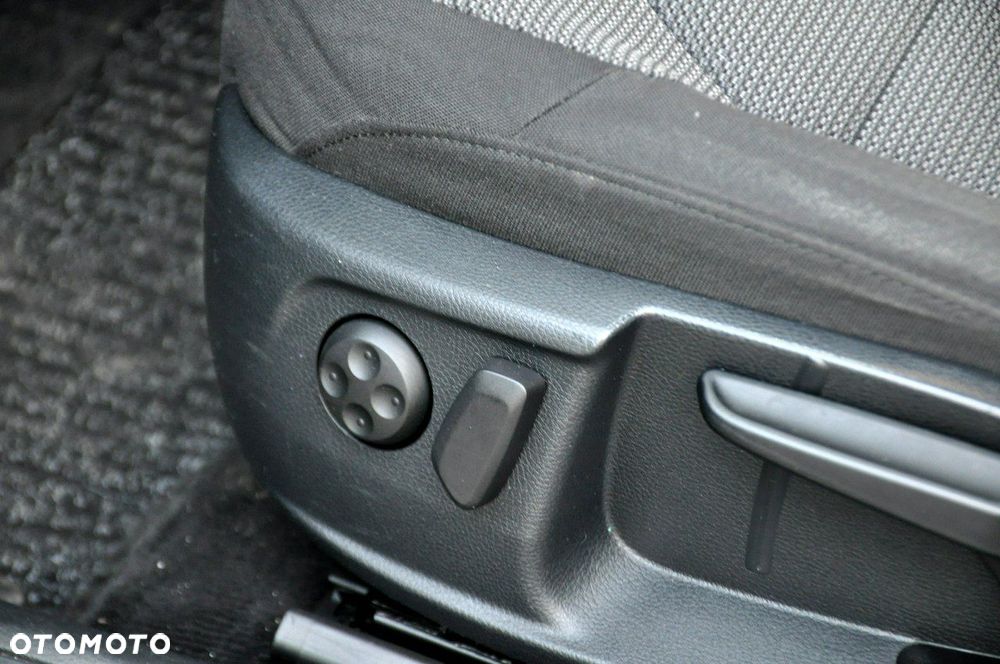 Volkswagen Passat - 23