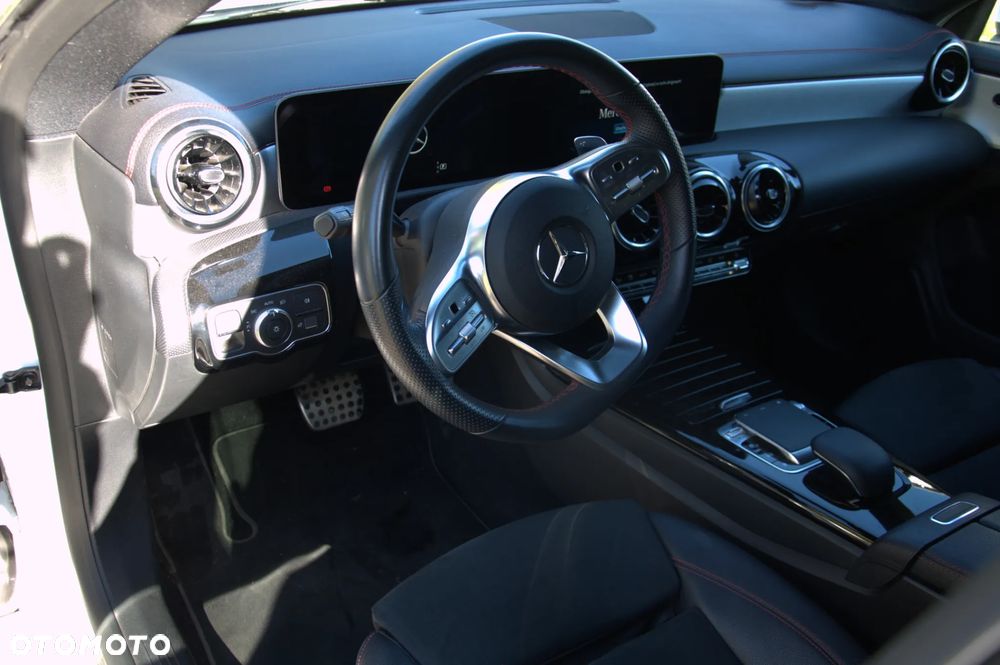 Mercedes-Benz CLA 220 AMG Line 7G-DCT - 15