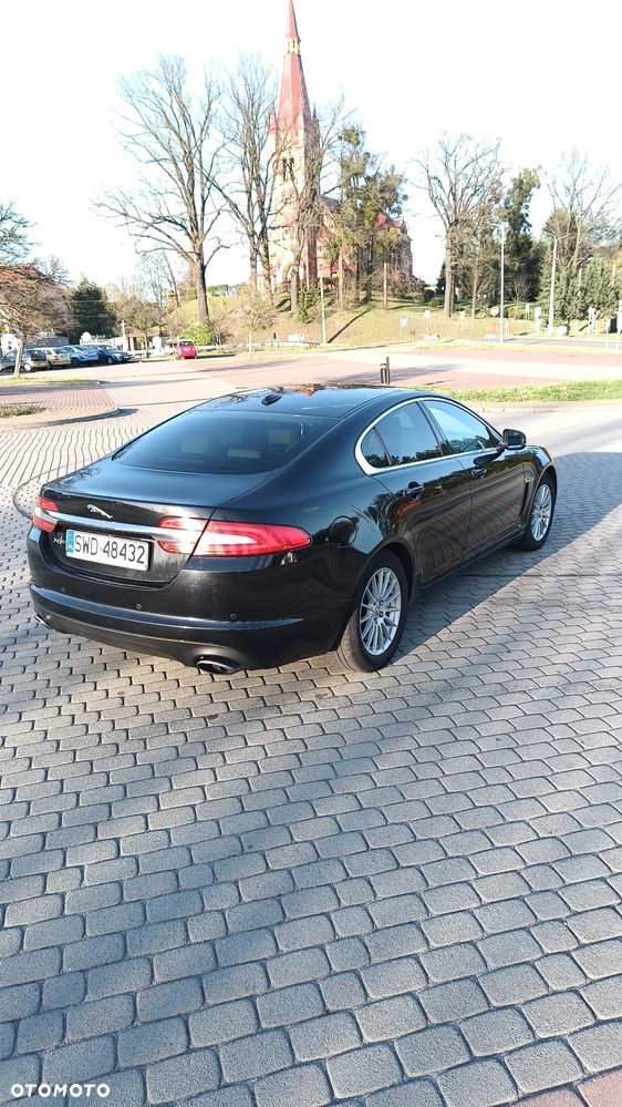Jaguar XF 3.0 V6 D Luxury - 5