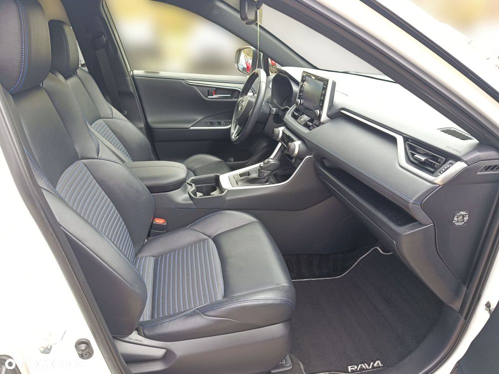 Toyota RAV4 - 10