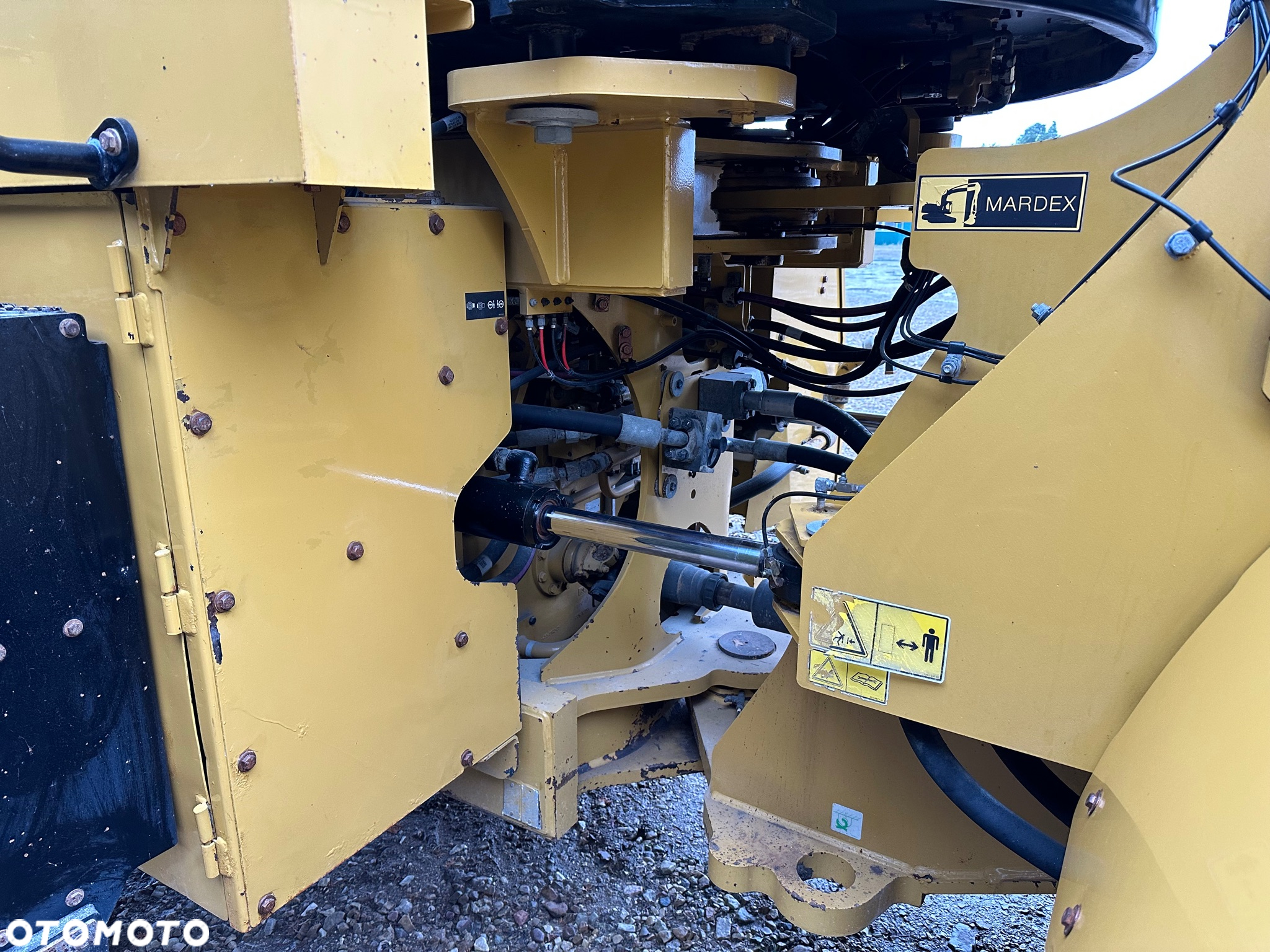 Caterpillar 972M / 966M / 962M / 950M - 28