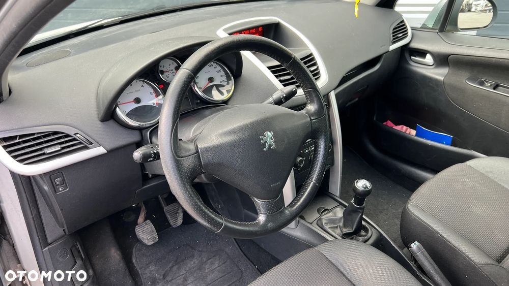 Peugeot 207 - 9