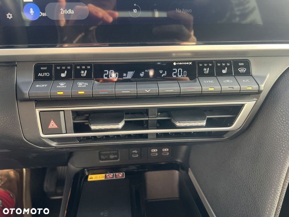 Toyota Camry - 28