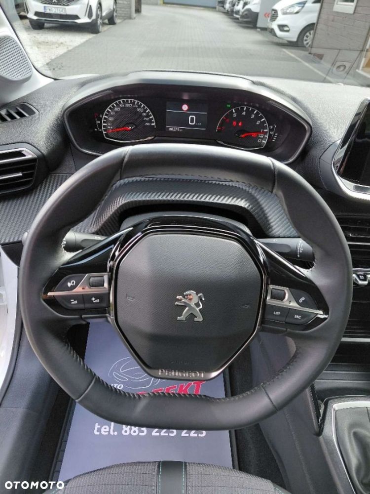 Peugeot 208 - 11